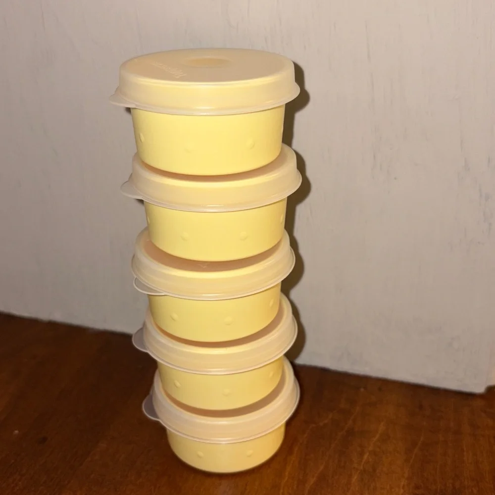 NEW Tupperware Set of 5 Yellow Smidgets Containers